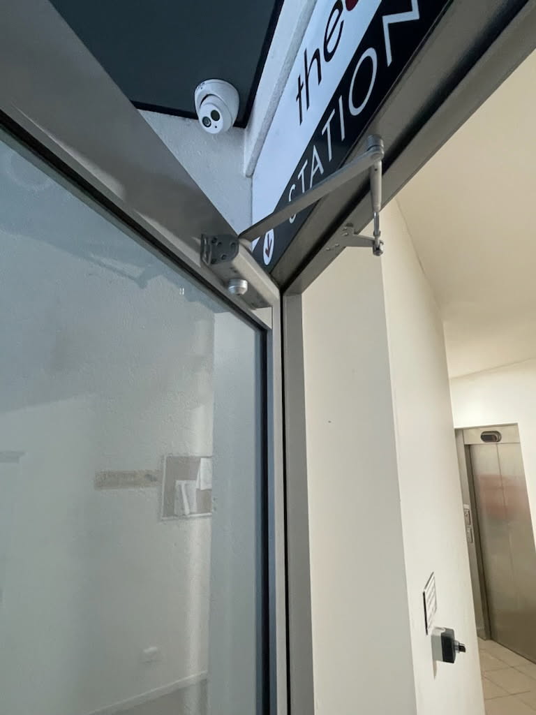 door closer - locksmith in my - Dr Lock
